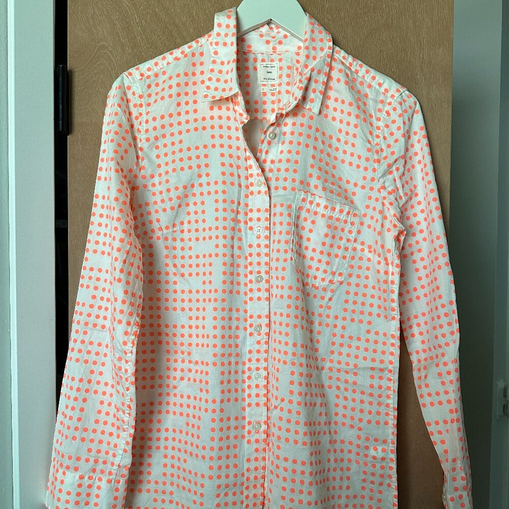 GAP Women's Lightweight Fitted Boyfriend Shirt